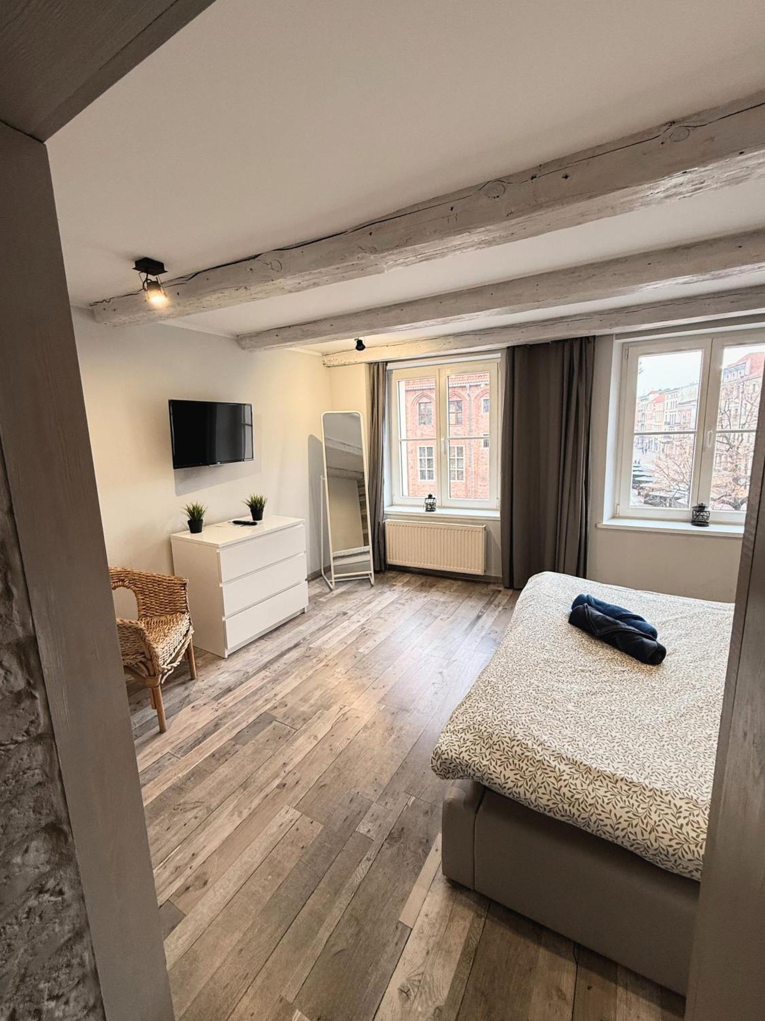 Apartament Z Widokiem Na Pomnik Kopernika - Rynek Staromiejski Torun Exterior photo