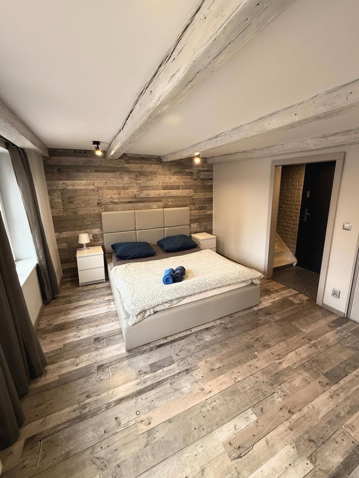 Apartament Z Widokiem Na Pomnik Kopernika - Rynek Staromiejski Torun Exterior photo
