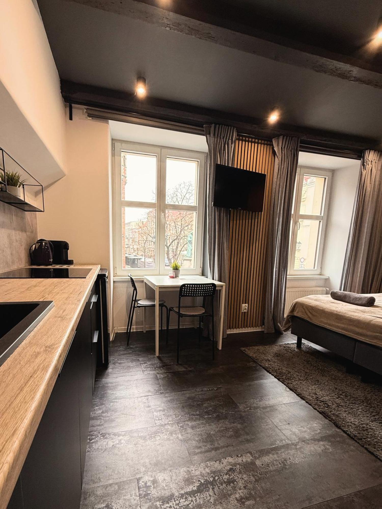 Apartament Z Widokiem Na Pomnik Kopernika - Rynek Staromiejski Torun Exterior photo