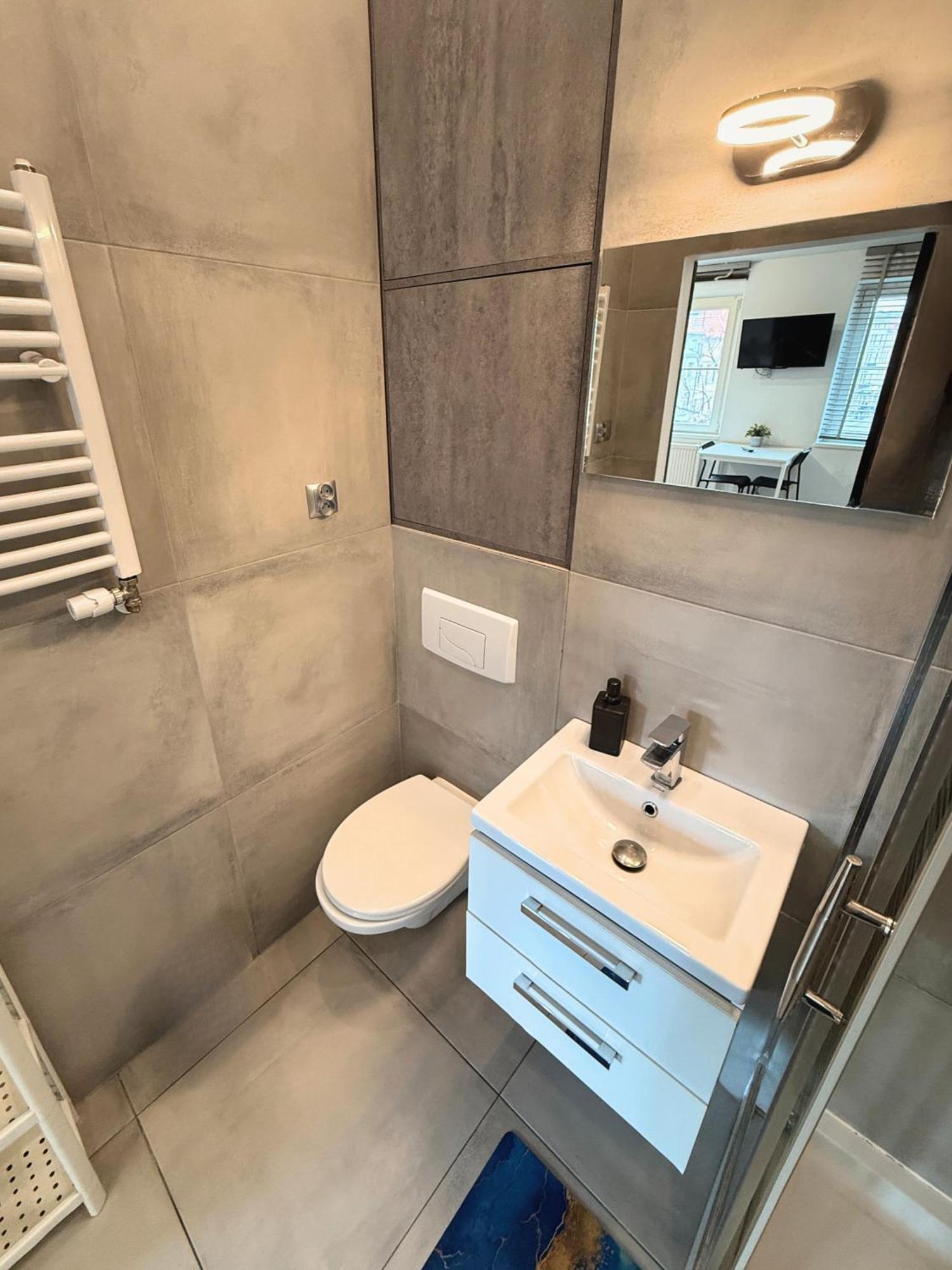 Apartament Z Widokiem Na Pomnik Kopernika - Rynek Staromiejski Torun Exterior photo
